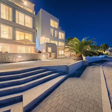 Livingstone House Vila