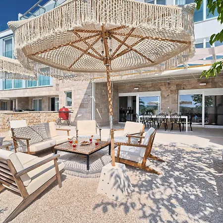 Livingstone House Vila