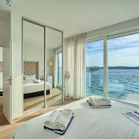 فيلة Livingstone House *