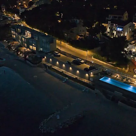 リヴィングストン ビーチ ハウス ヴィラ *