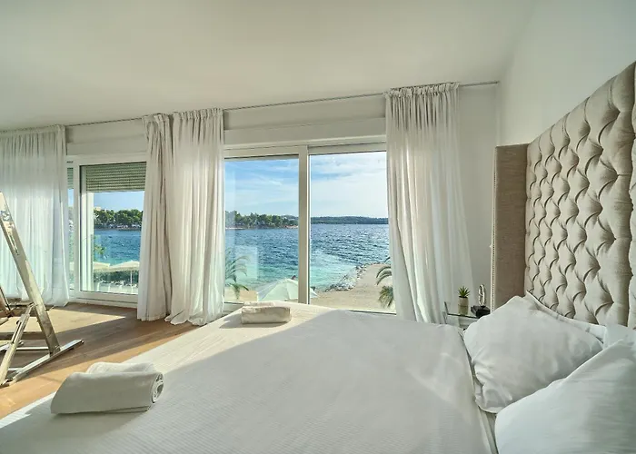 Livingstone House * Трогір