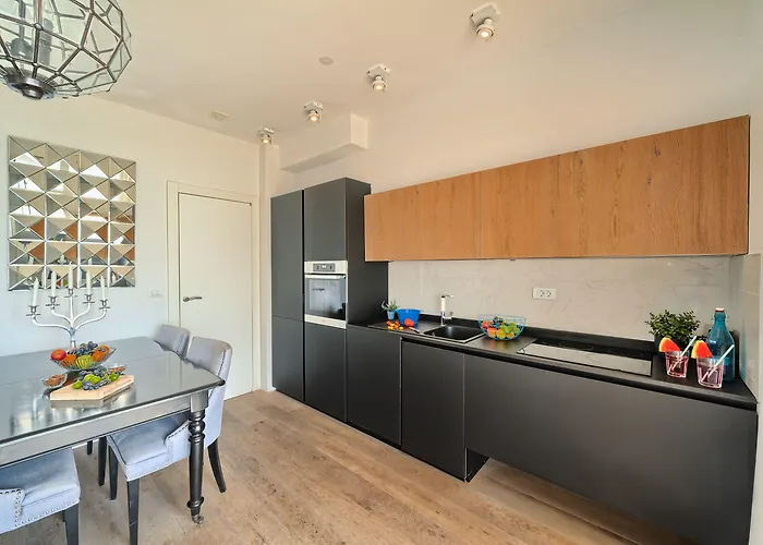 Livingstone House * Трогір